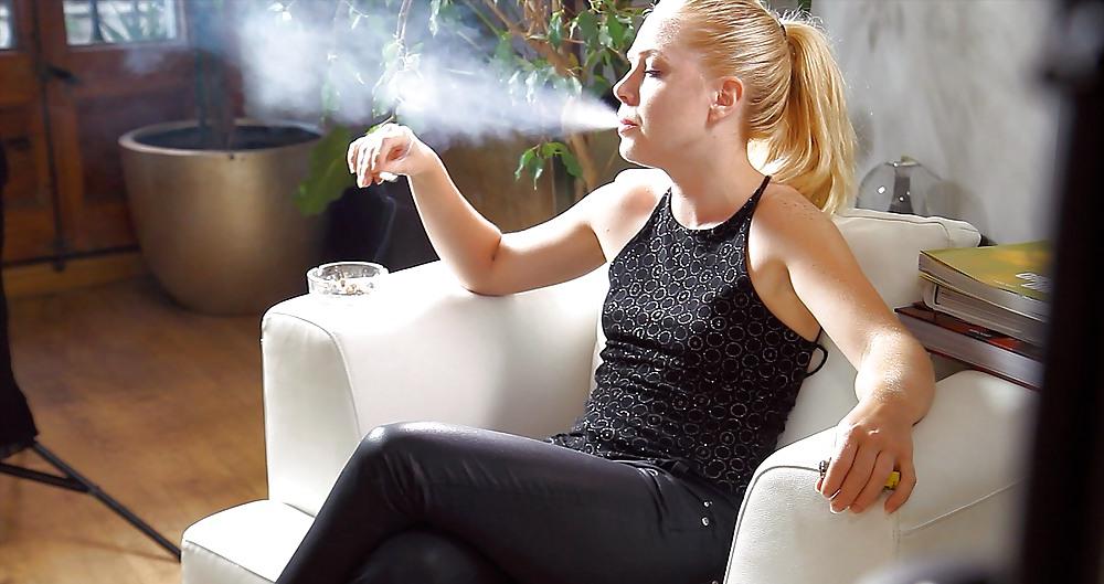 25P Glamour Smoking: Jessica