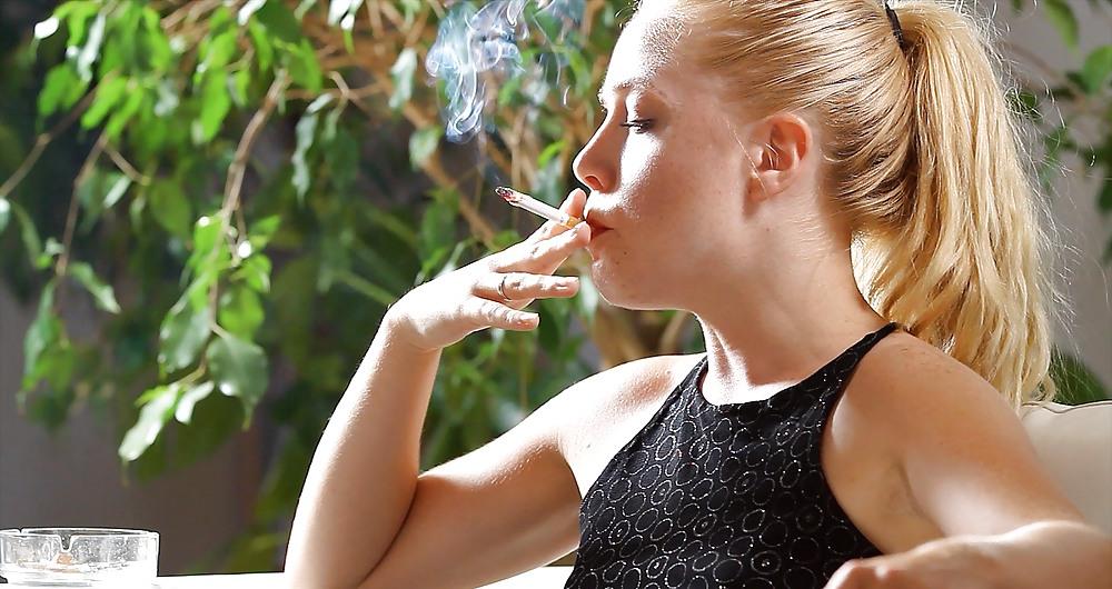 25P Glamour Smoking: Jessica