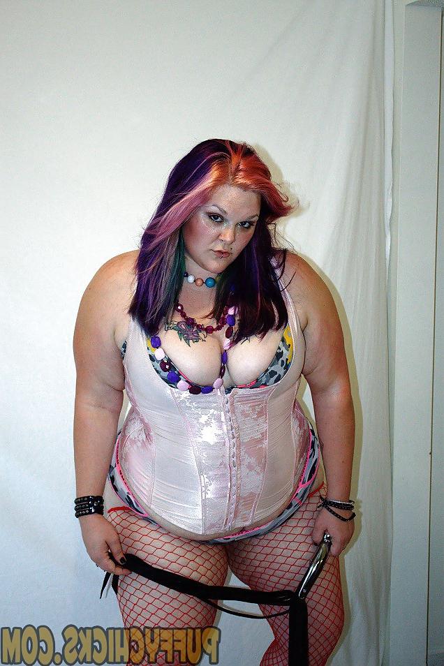21P Curvy Goddesses III