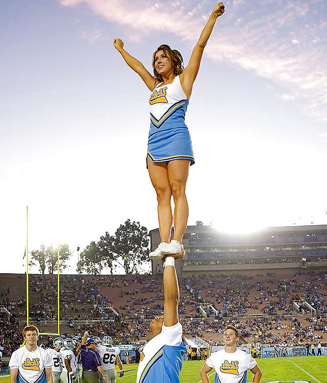 20P Cheerleader's Legs 2
