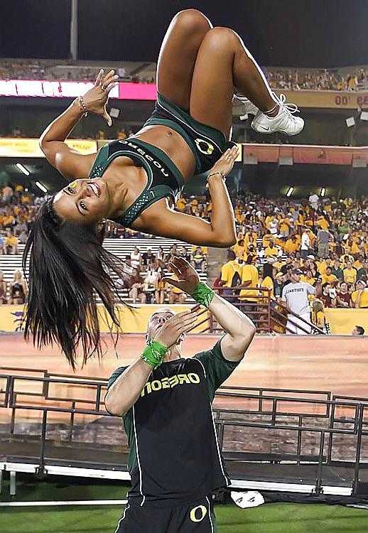 20P Cheerleader's Legs 2