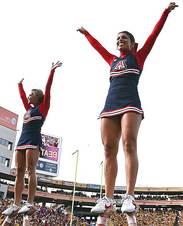 20P Cheerleader's Legs 2