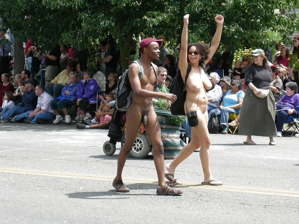 25P Public Nude
