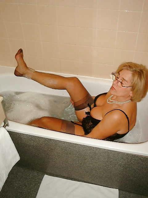 15P I get horny in the bath