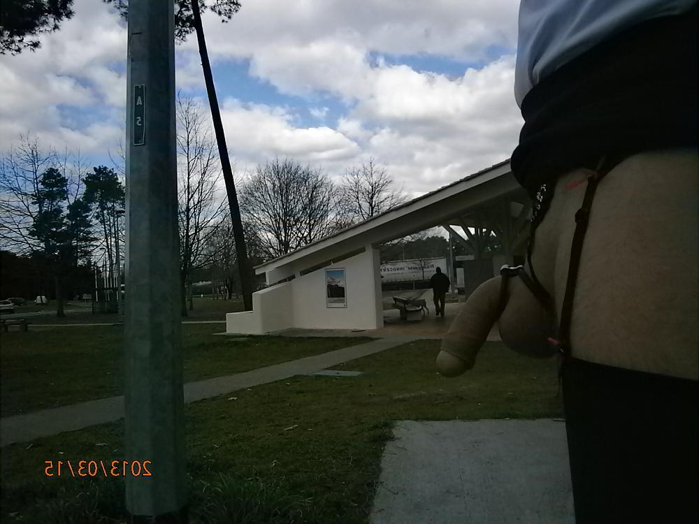 11P Public exhibition flashcock outdoor nue salope sexe