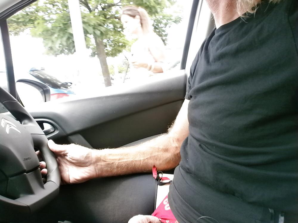 15P Public outdoor sexe exhib cockflash eric de bordeaux
