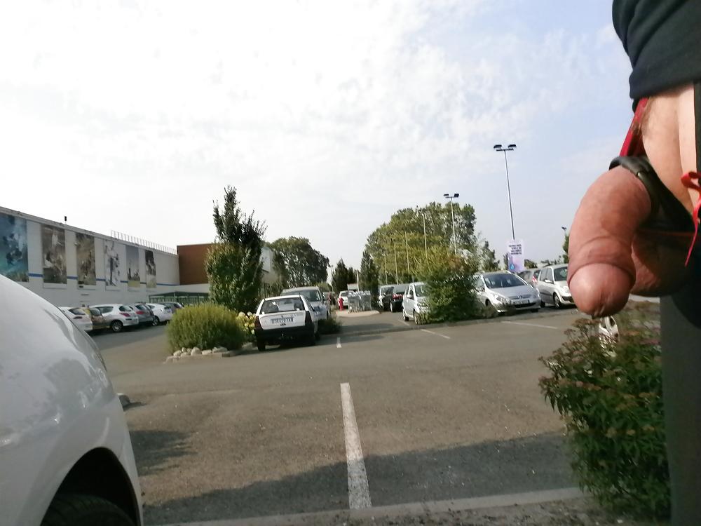 15P Public outdoor sexe exhib cockflash eric de bordeaux