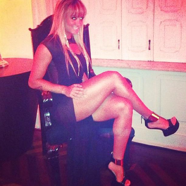 25P Brazilian and World Celebrities Hot Crossed Legs