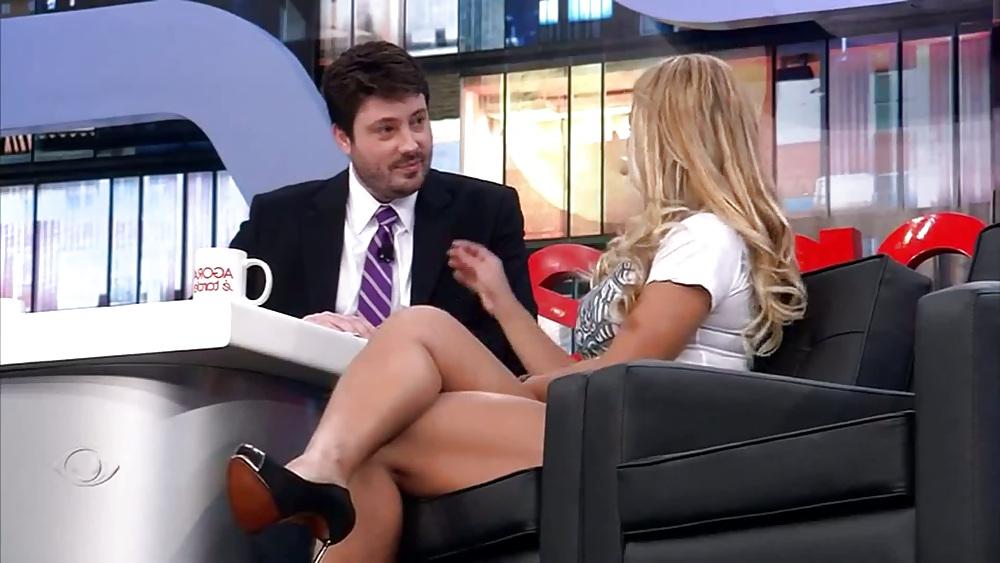 25P Brazilian and World Celebrities Hot Crossed Legs