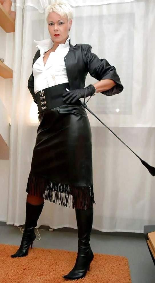 25P Beautiful MISTRESS I Like To Serve... (1)