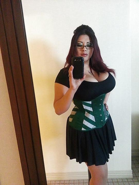 25P Ivy Doomkitty - Curvy Cosplayer