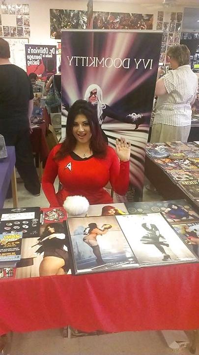 25P Ivy Doomkitty - Curvy Cosplayer