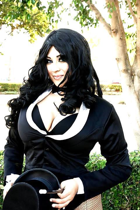25P Ivy Doomkitty - Curvy Cosplayer