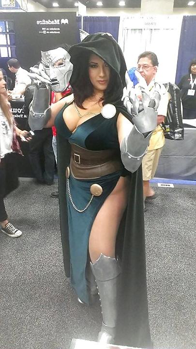 25P Ivy Doomkitty - Curvy Cosplayer