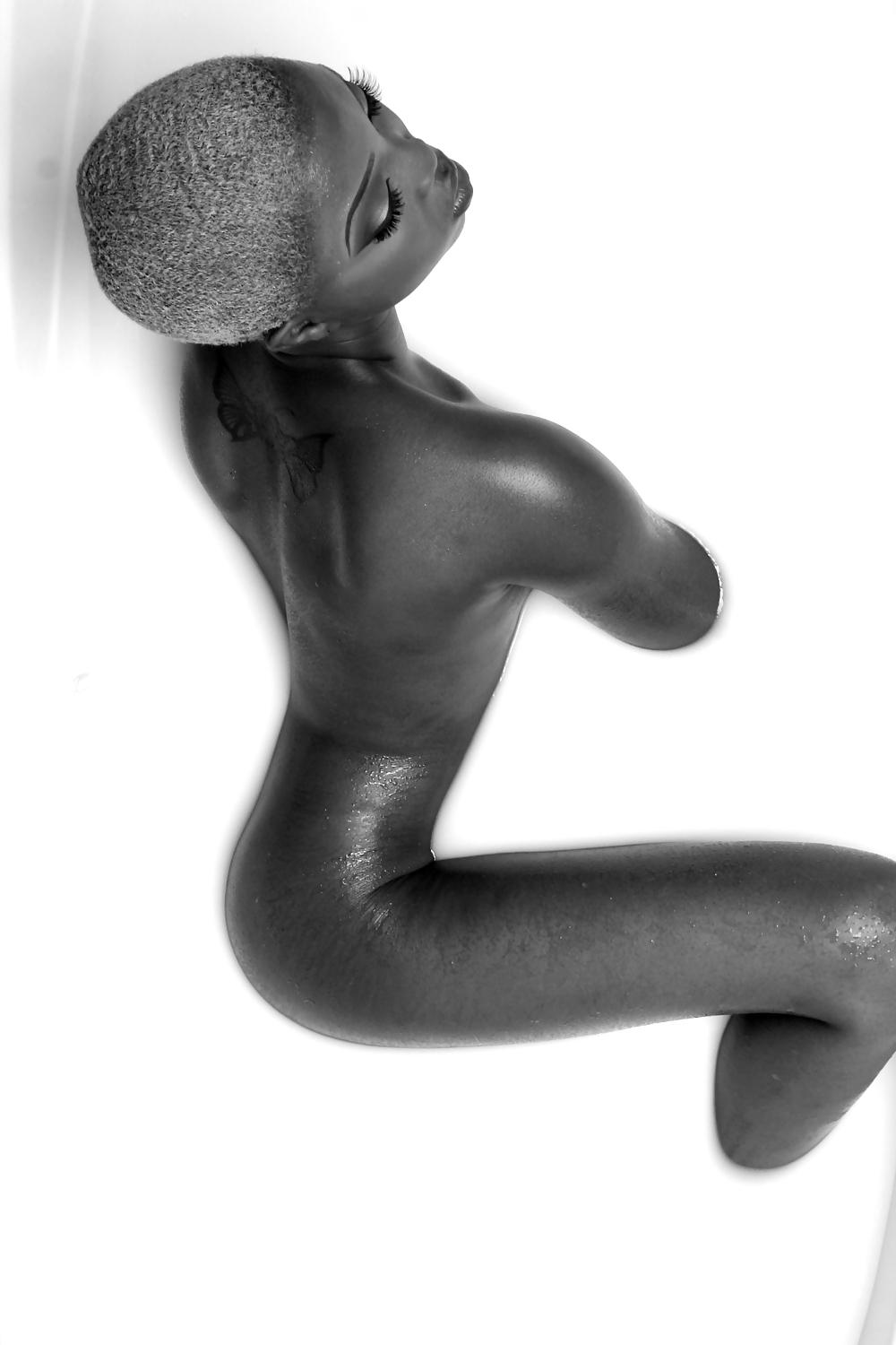 21P Ebony milk