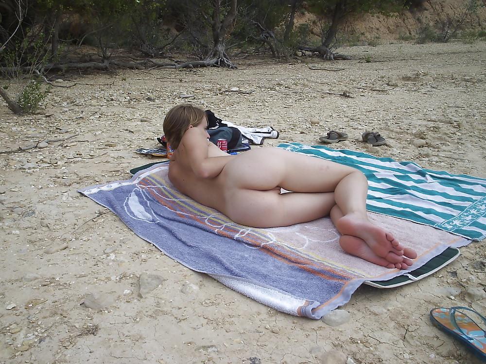 25P Nude Beach Girls