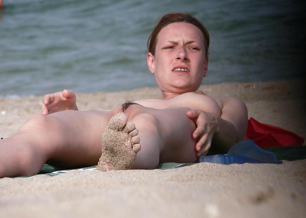 25P Nude Beach Girls