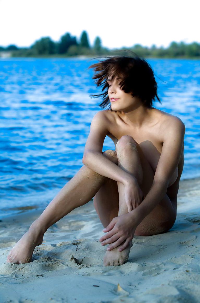 25P Veralin - Short Haired Girl With Huge Breasts