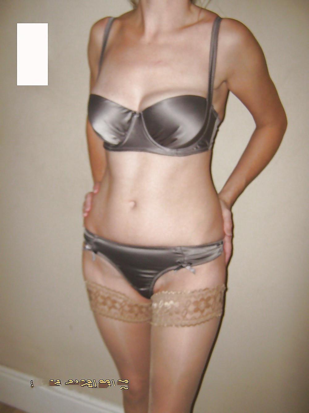 25P White slut wants black guys to use her pictures to jack off