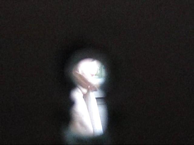 25P French mature in bathroom - key hole