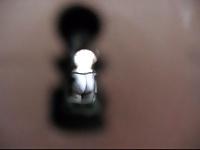 25P French mature in bathroom - key hole