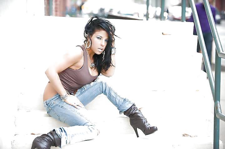 25P Sexy In Jeans!!!