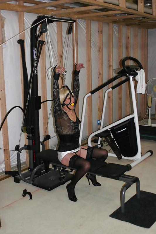 25P SEXY CDS AND TVS ALL TIED UP