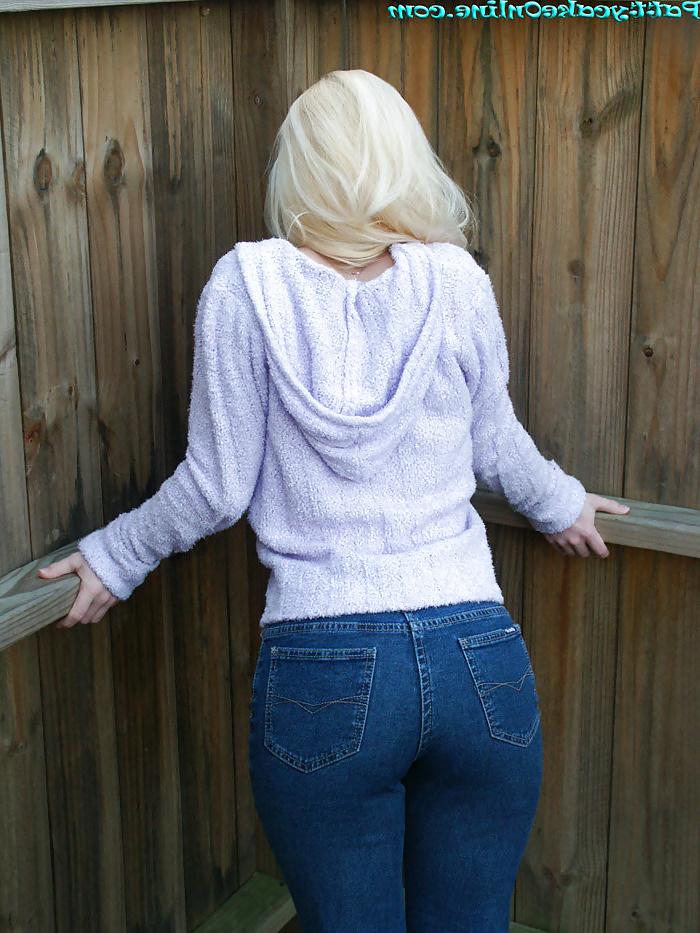 25P Tight Jeans Ass and Thighs