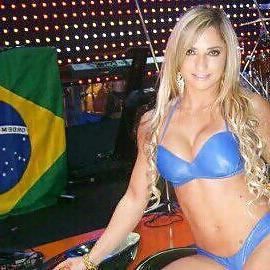 25P Brazilian Woman 12