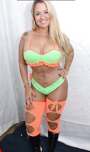 25P Brazilian Woman 12
