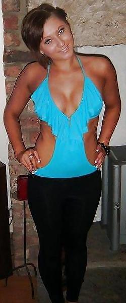 25P Sluts in tight pants! 4