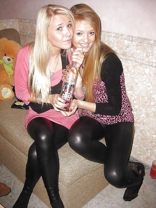 25P Sluts in tight pants! 4