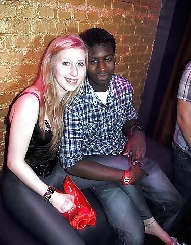 25P Sluts in tight pants! 4