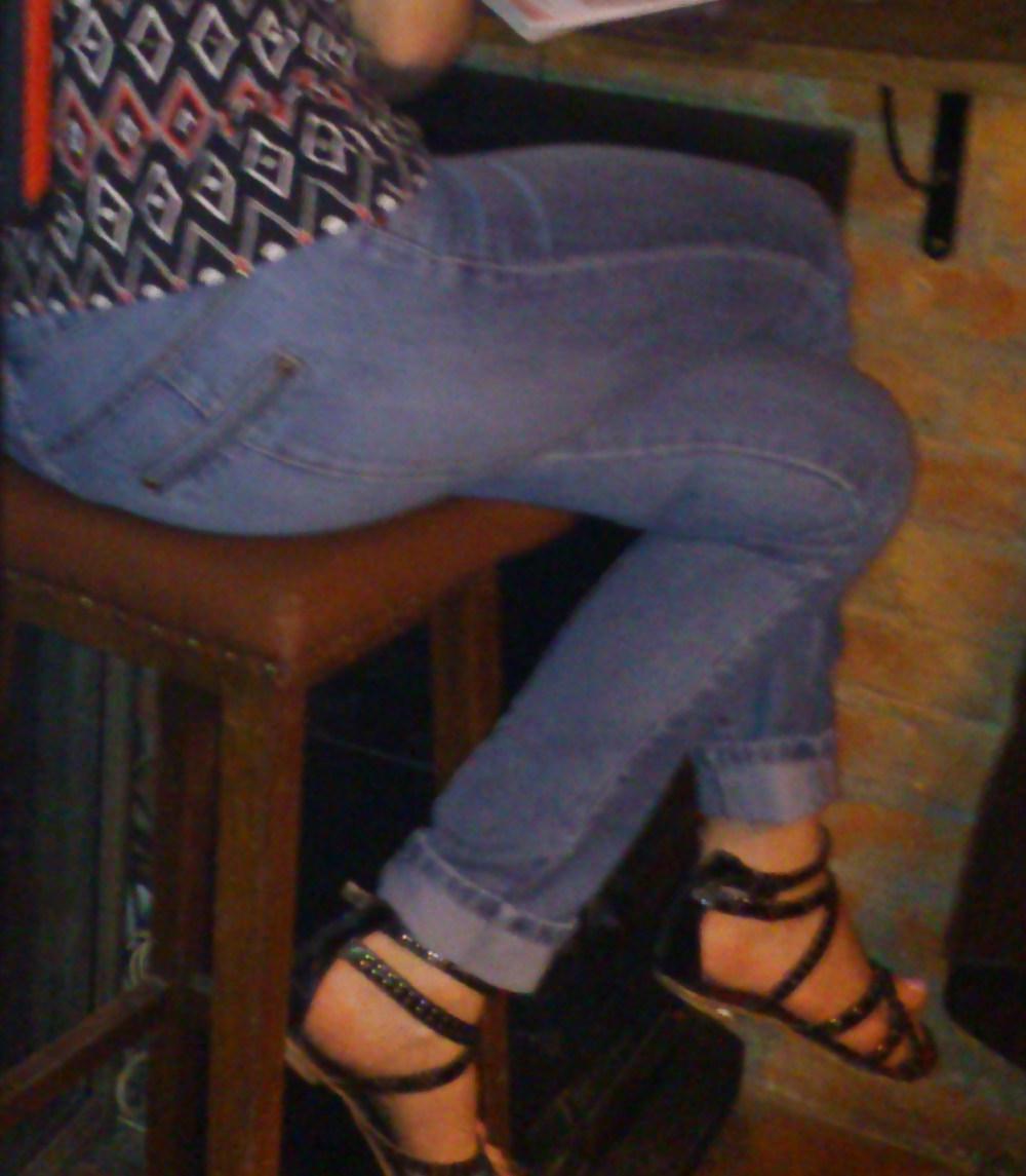 17P Great legs and ass in jeans