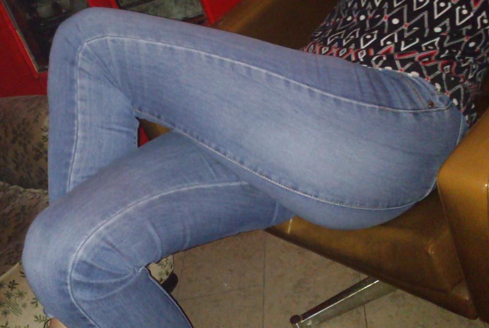17P Great legs and ass in jeans