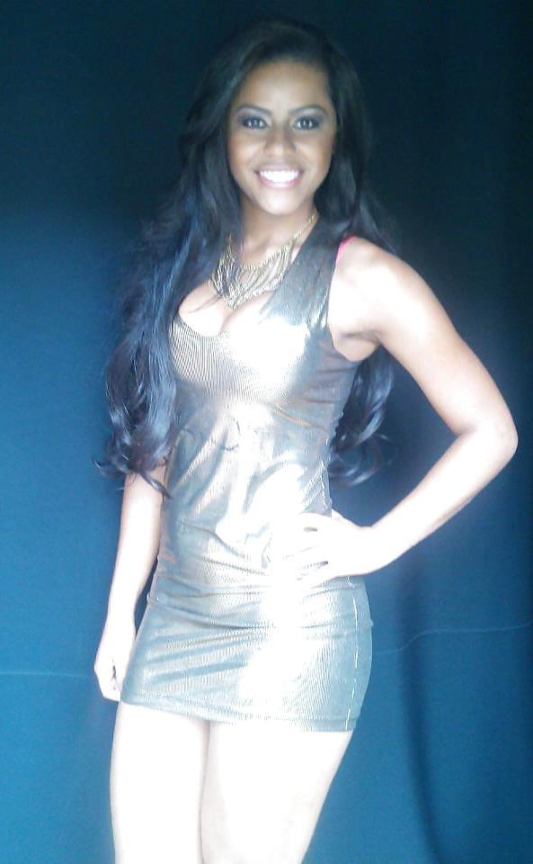 25P Brazilian Woman 13