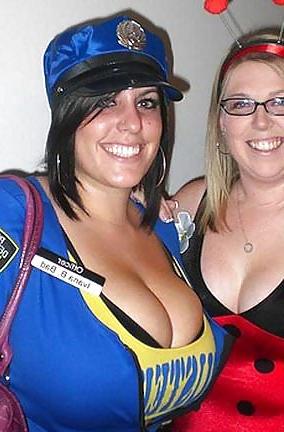 25P Thick Bitches - Fat Titties