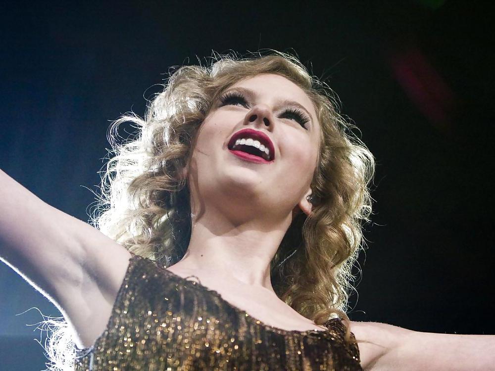 25P Taylor Swift Armpit