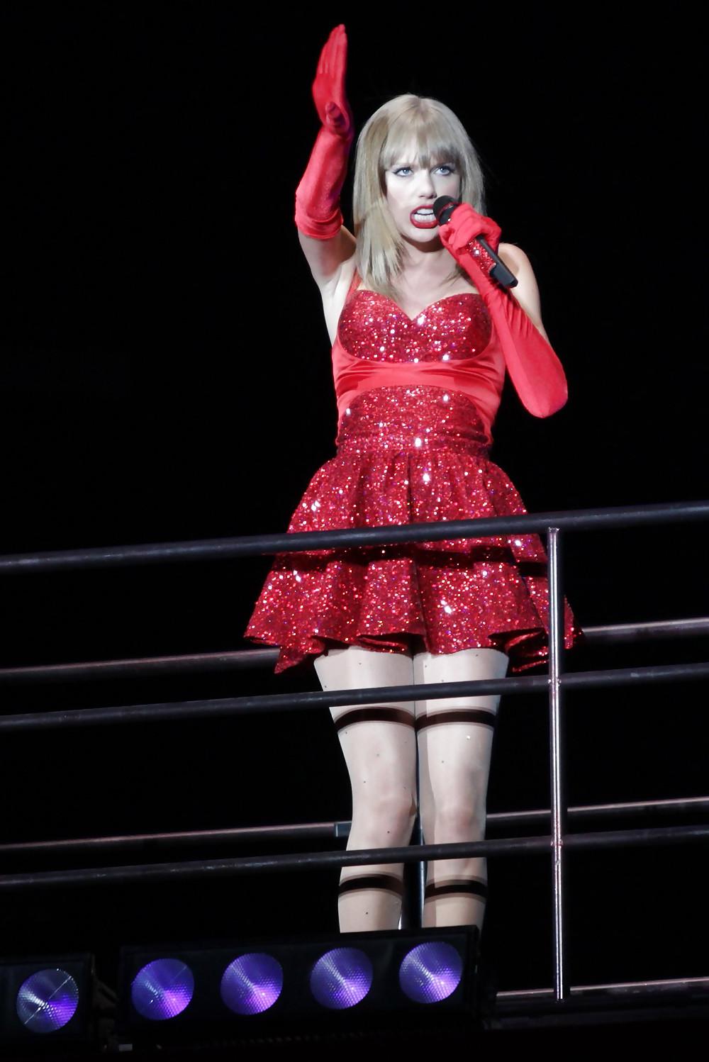 25P Taylor Swift Armpit