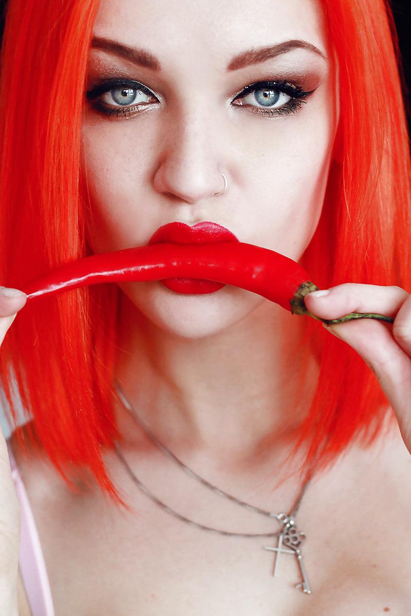 25P Hot Red Head 