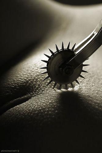 25P Black & white porn art