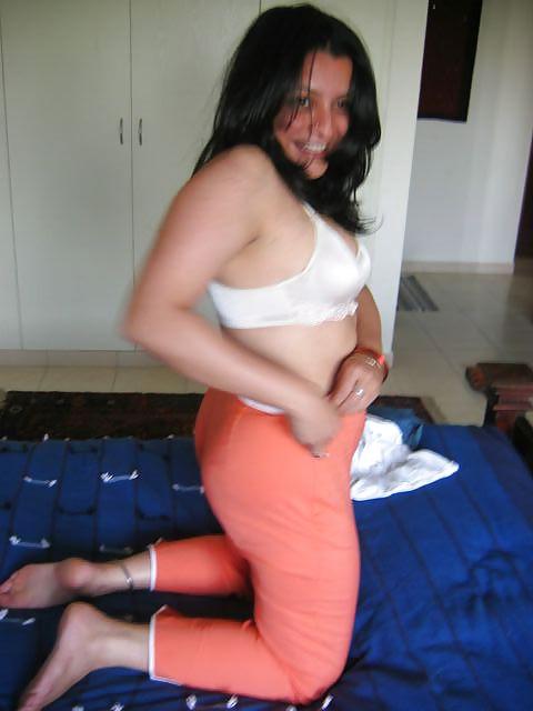 17P Fucking mast aunty(giving full satisfaction)