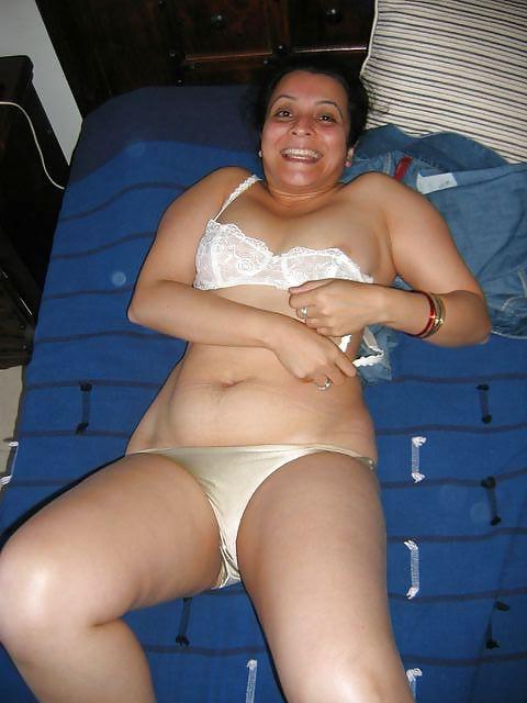 17P Fucking mast aunty(giving full satisfaction)