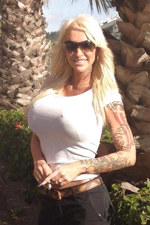 25P Make me your Bimbo Whore