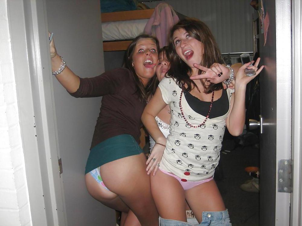 25P Thong 69