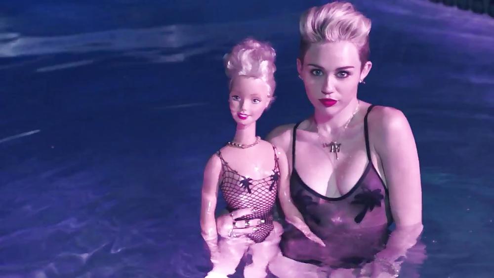 25P Screenshots from We Cant Stop music video by miley cyrus
