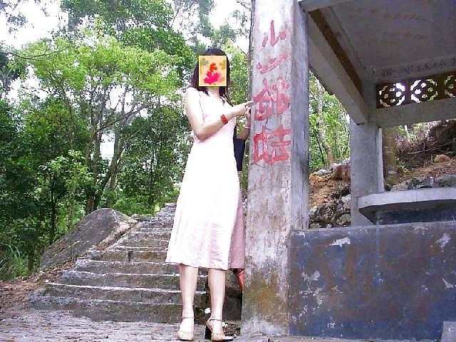 11P Chinese girl flashing pussy in public