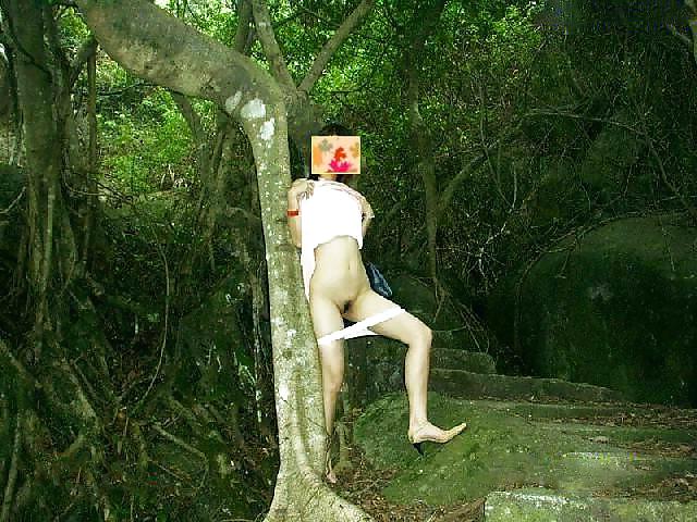 11P Chinese girl flashing pussy in public