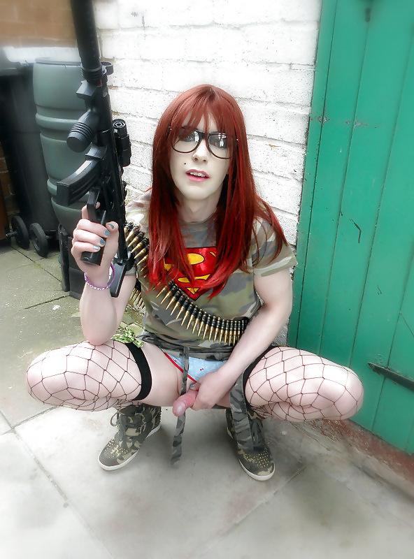 25P Tranny Supersatin Army Girl gets her gun out (Outdoor Shots)