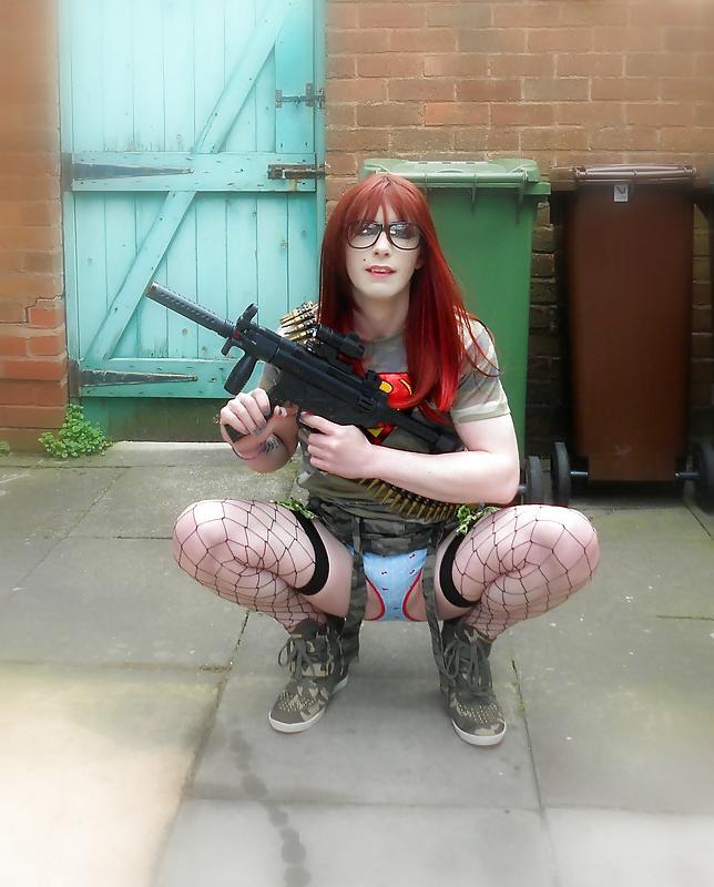 25P Tranny Supersatin Army Girl gets her gun out (Outdoor Shots)